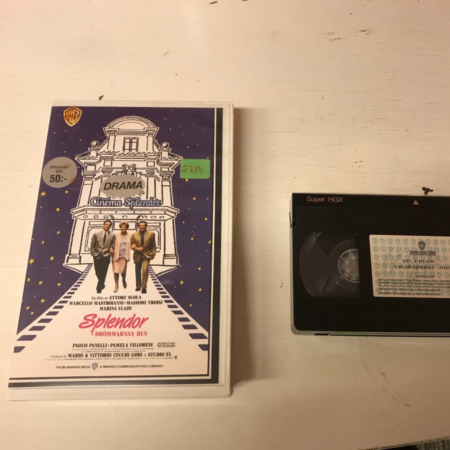 Splendor Vhs Se produkter som liknar Splendor Drömmarnas Hus VHS E.. på Tradera ...