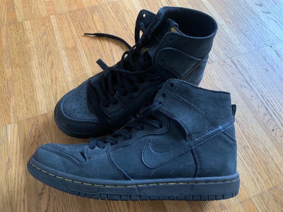 Se produkter som liknar Nike SB Dunk High Pro Doc på Tradera