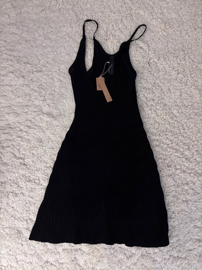 hooded knitted dress Hooded Knit Dress with Accent, Winter Clothing, Long Sleves Dress, Sweater Dress, Fall Dress, M / Black