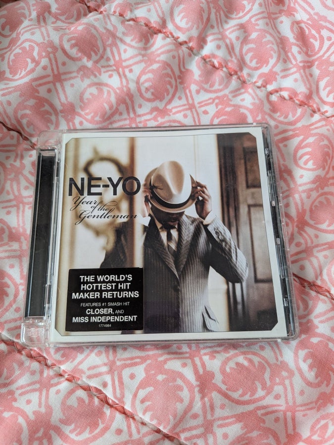 Se produkter som liknar Ne-Yo – Year of the Gentleman.. på Tradera