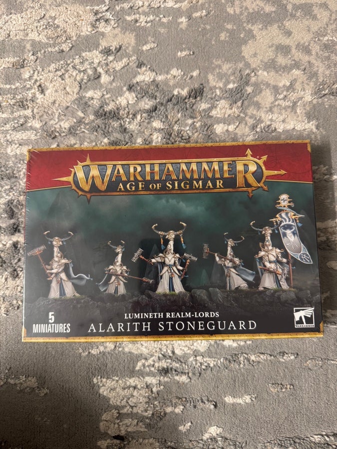 Warhammer Age Of Sigmar Lumineth Realm-Lords: Alarith Stoneguard - 5 Miniatures With Stone Mallets & Hammers