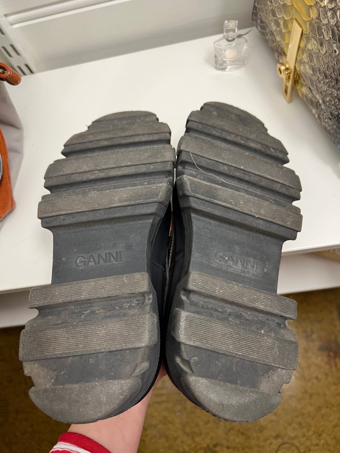 Ganni bruna store