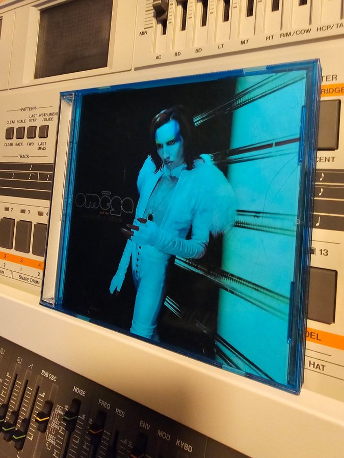 Marilyn Manson - Omega and Mechanical Animals | Köp på Tradera