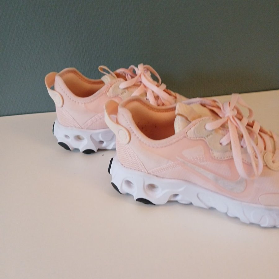 nike react art3mis rosa