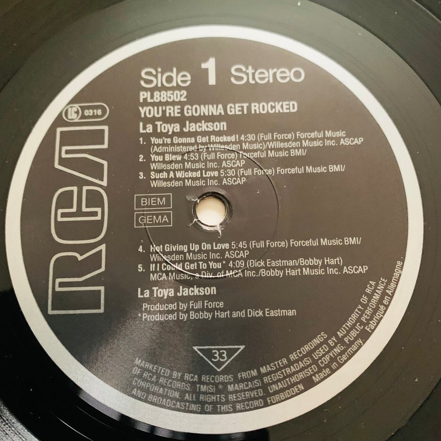 Se produkter som liknar LA TOYA JACKSON • YOU'RE GONN.. på Tradera