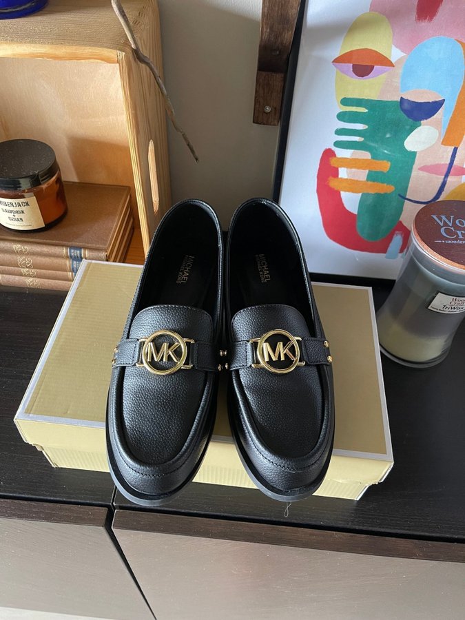 Michael kors Carmen loafers helt nya! Köp på Tradera