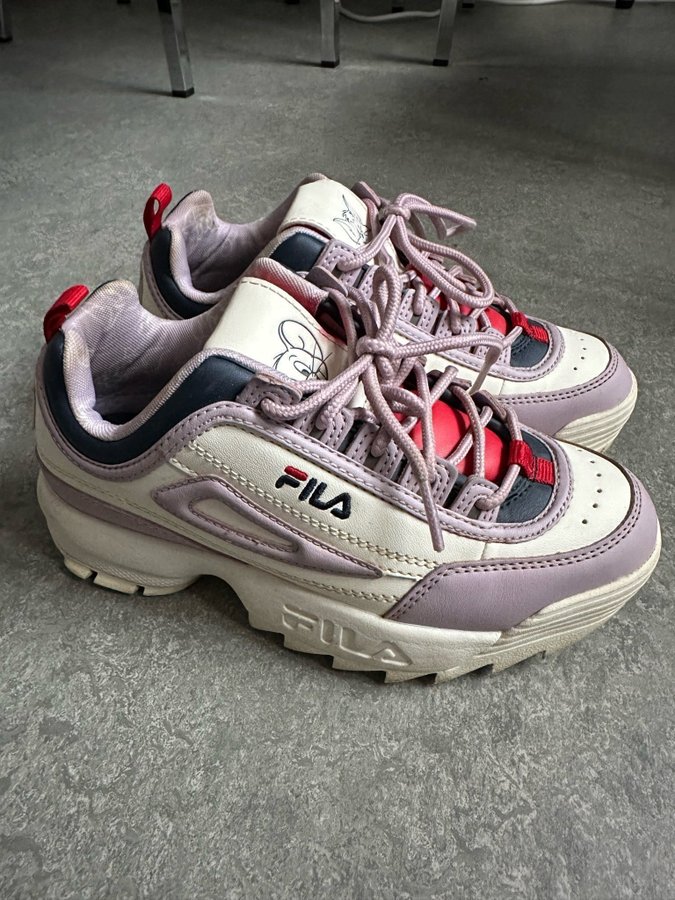 Se produkter som liknar Fila Disruptor Sneakers Storl. pa Tradera 649591901