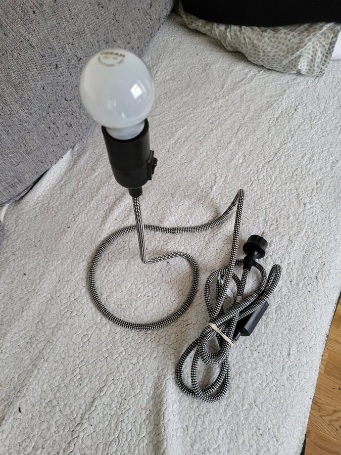 Se produkter som liknar Cord Lamp mini Design House S.. på Tradera