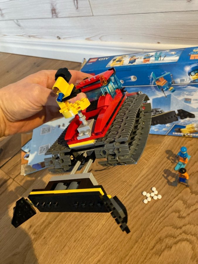 Se produkter som liknar Lego City 60222 pistmaskin sn.. på Tradera ...
