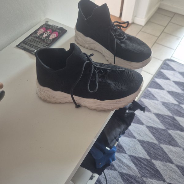 galleryimage 2 zoomed in