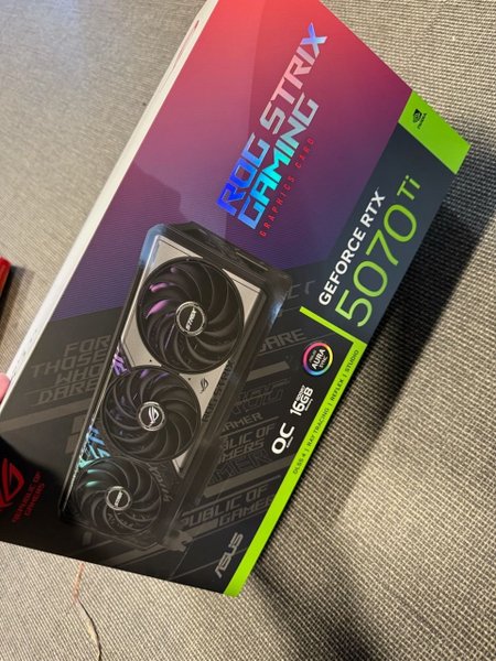 ASUS ROG Strix Gaming GeForce RTX 5070 Ti | Köp på Tradera (682342576)