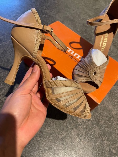 galleryimage 2 zoomed in