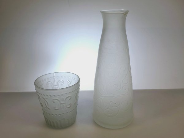 Frostat Glas Mönster - En Guide till Elegans och Funktion () Frostat Glas Mönster - En Guide till Elegans och Funktion