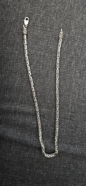 galleryimage 2 zoomed in