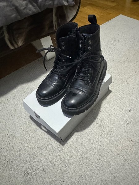 galleryimage 2 zoomed in