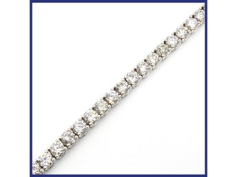 Tennisarmband, 18K vitguld, naturliga briljantslipade diamanter (5,9ct, 17,5cm)