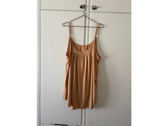 Topp Mörk Sand, 54/56. Ny ej använd!