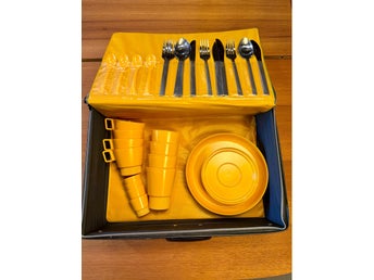 PICKNICKVÄSKA, PLAST. RETRO VINTAGE FUNKIS