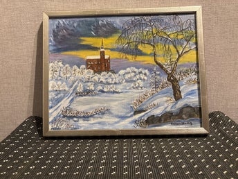 Signerad originalmålning 1986 Kumari Stadig – vinter landskap kyrka tavla