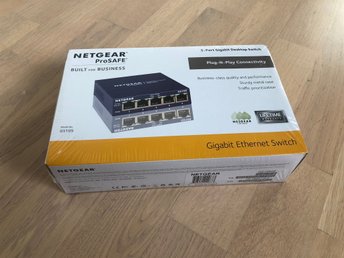 Gigabit Ethernet Switch, oöppnad Netgear med 5 portar