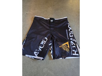 PunchTown MMA / fightshorts strl 32 – svart