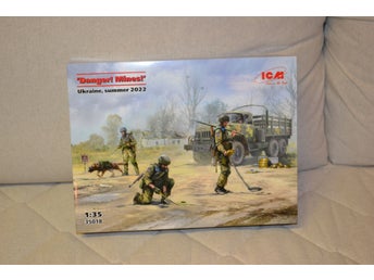 Danger! Mines! 1:35 Ukraine Summer 2022 ICM 35018 Zil-131 Lastbil + 4st Figurer