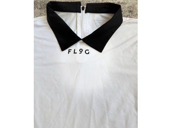 FLOG vit golf pikétröja, storlek M