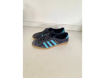 Adidas London sneakers stl 42 mocka mörkblå/ljusblå gymnastiskor