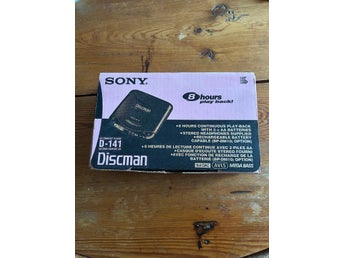 DISCMAN D-141 - Portabel CD-spelare i original-låda. Vintage 90-tal