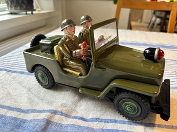 Vintage Japansk Mekanisk Army Radio Command Jeep Nomura 50-tal