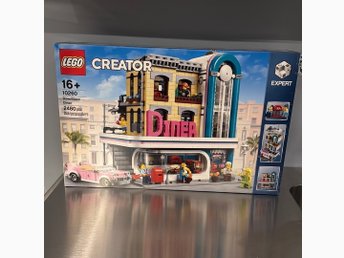 Se produkter som liknar LEGO Creator Expert 10260 på Tradera