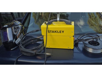 Stanley MIG 100 svets med svetshjälm