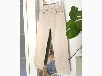 beige jeans zara