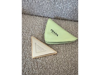 Prada Beauty spegel med fodral