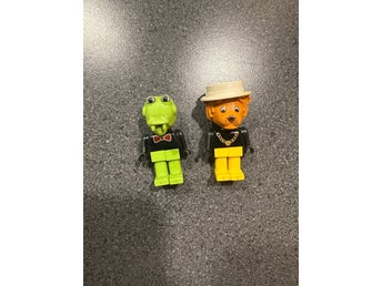 Fabuland figurer och Smurfar