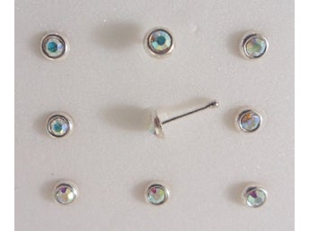 1 st.Näspiercing i silver med 2 mm. AB (Aurora Borealis) CZ (k)