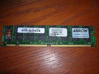 Minne Spectec P16M648YL-133-CL3A SDRAM 128MB PC133