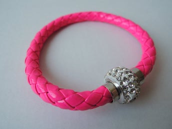 Flätat armband strass med magnetlås