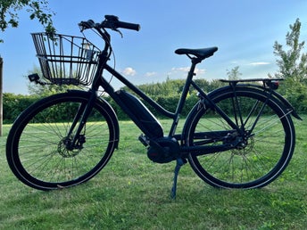 Elcykel med Korg och Yamaha Motor