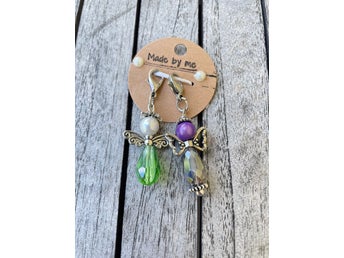 2 stycken virkmarkörer med Lyckoänglar. Charm/berlock
