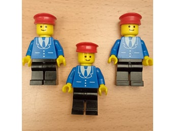Retro LEGO-minifigurer med röda kepsar