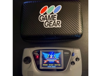 Sega Game Gear konsol : Servad, Funny Playing LCD IPS skärm + nytt Retrosix skal