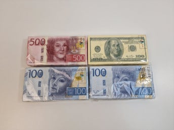 Skämtservetter av papper med sedelmotiv