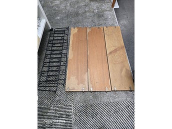 STRINGHYLLA TEAK SVART TRÅDMETALL RETRO