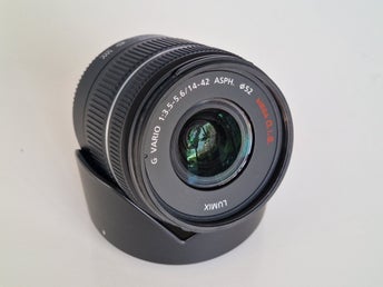 Panasonic Lumix G Vario 14-42mm f/3,5-5,6 MEGA OIS, Black Edition
