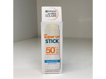 Oöppnad Garnier Ambre Solaire Super UV Stick SPF 50 solkräm solskydd