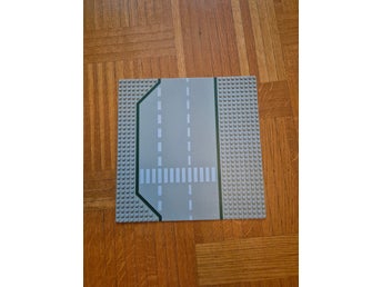 LEGO Baseplate, Road 32 x 32 3 Lane with Green Lines, White Dashed Lines