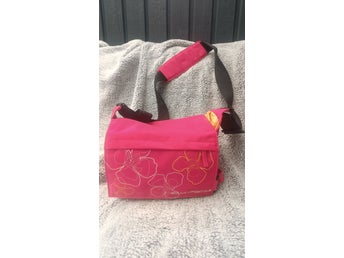 Golla Lifestyle rosa kameraväska