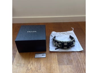 Prada svart diadem