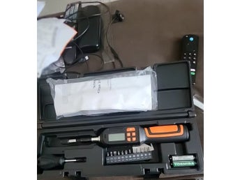 1/4 tums digital vridmomentskruvmejsel med LCD-skärm, 8 förinställda funktioner